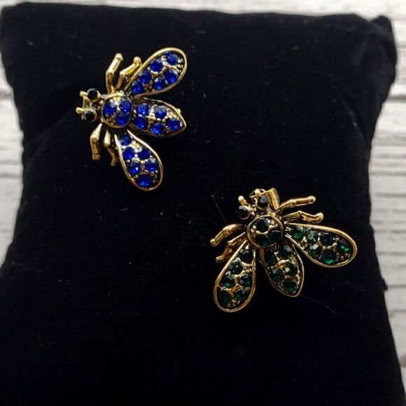 Set of 2 Bee Brooches Pins Rhinestone.  P1 - Picture 1 of 6